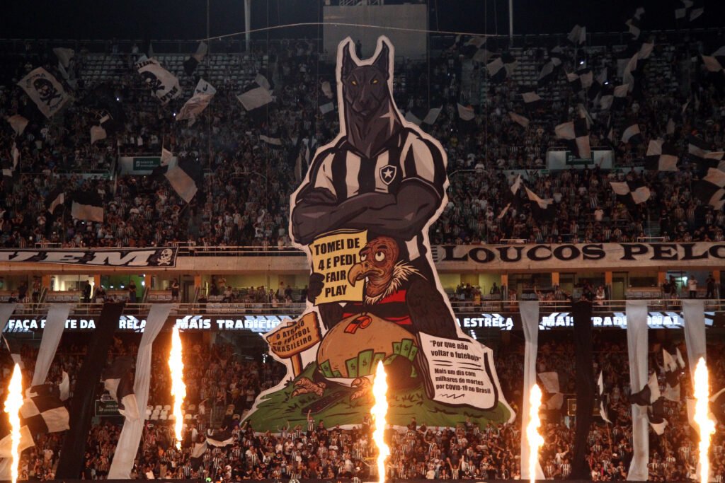 Clássico carioca: Botafogo e Flamengo duelam no Nilton Santos