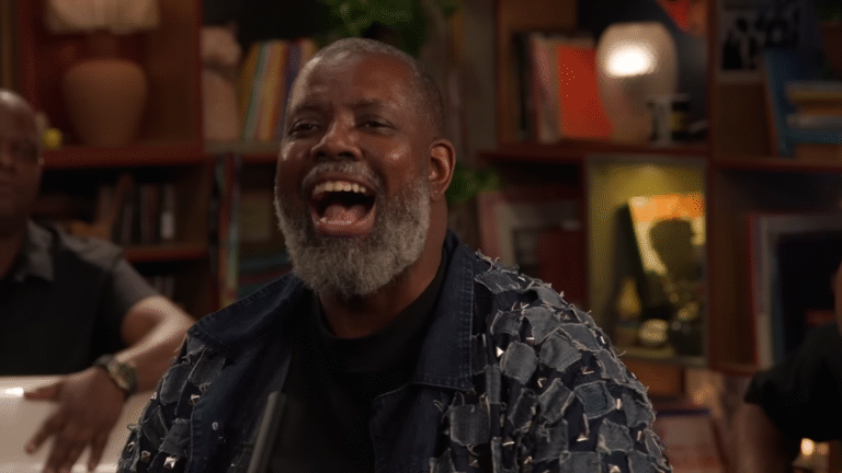 Tiny Desk Brasil Péricles