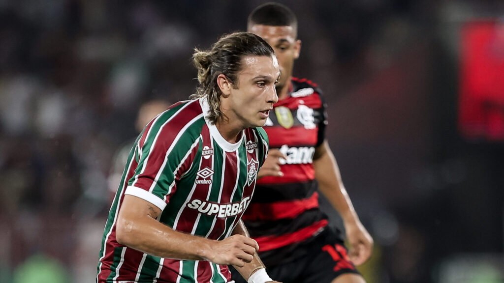 Fluminense vence Flamengo por 2 a 1 em clássico no Maracanã