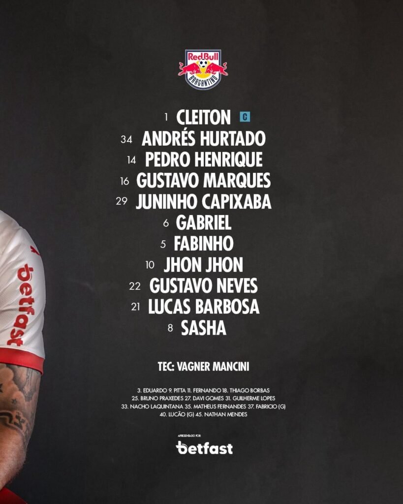 Flamengo vence Bragantino e mantém liderança no Brasileirão