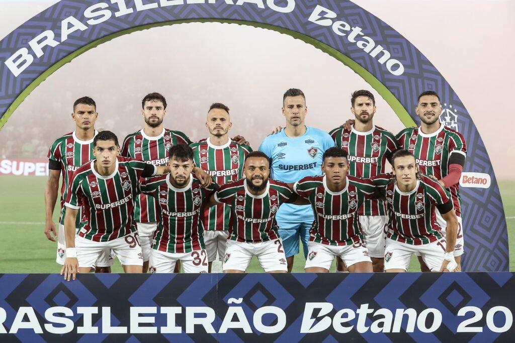 Fluminense vence Flamengo por 2 a 1 em clássico no Maracanã